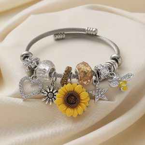 1pc, Luxury & Vacation Style, Silvery Chain Match Sunflower & Heart Shape Pendant Bracelet, Inlay Shiny Rhinestone Bracelet, Fashion Delicate Accessory For Party & Daily Wear, Idea Gift For Ladies