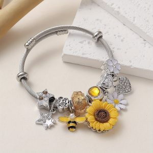 Elegant Sunflower & Bee Charm Bracelet With Rhinestones - Stainless Steel, Perfect For Parties, Proms, And Casual Attire